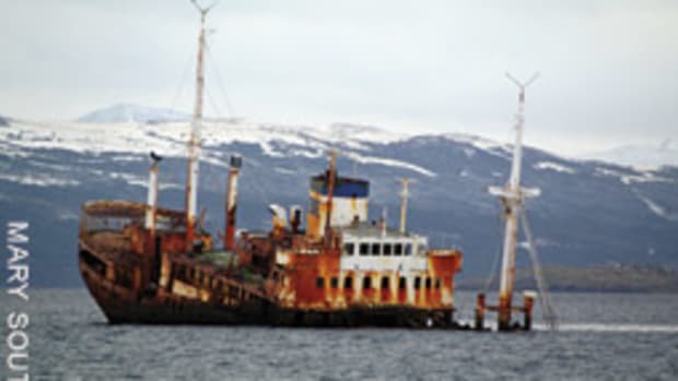 The missionary ship Logos, which carried Bibles when it wrecked in 1988 in the Beagle Channel, is too old to save. On the other hand, its parent company still employs a ship built in 1914.