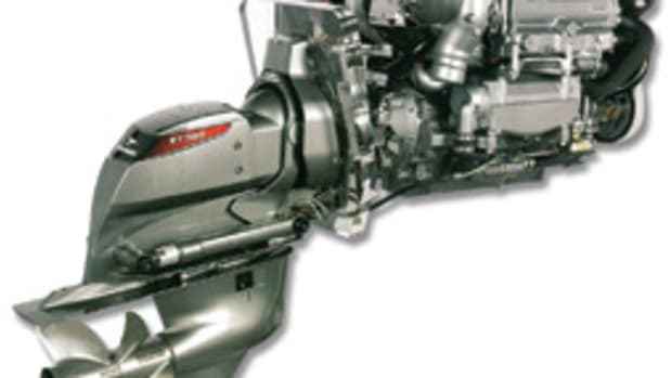 The Yanmar ZT350 sterndrive has a hydraulic clutch designed for smooth gear shifting.