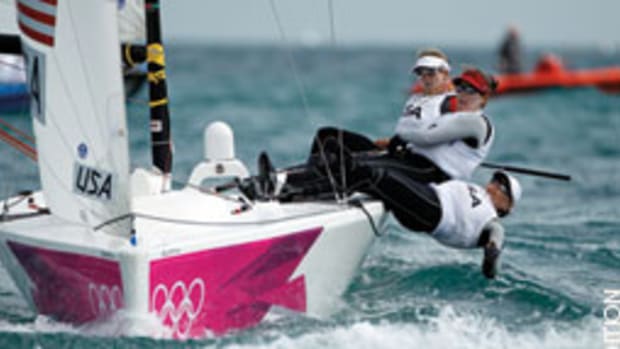 U.S. sailors Anna Tunnicliffe, Dabbie Capozzi and Molly Vandemoer were considered potential medalists but came up short in the Elliott 6m class, finishing fifth in women's match racing.
