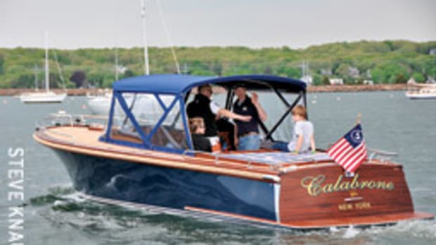 Calabrone can run on either diesel or 100 percent biodiesel with a pair of Steyr 236 BH engines.