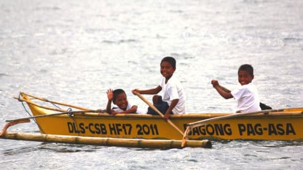 Rowing-to-school-new-620x413