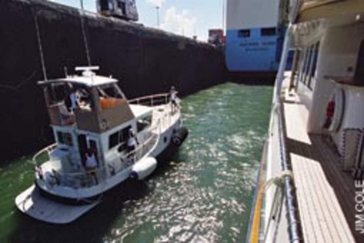 Ho'Okele enters the Gatun Locks, as seen from the deck of Continental Drifter II.