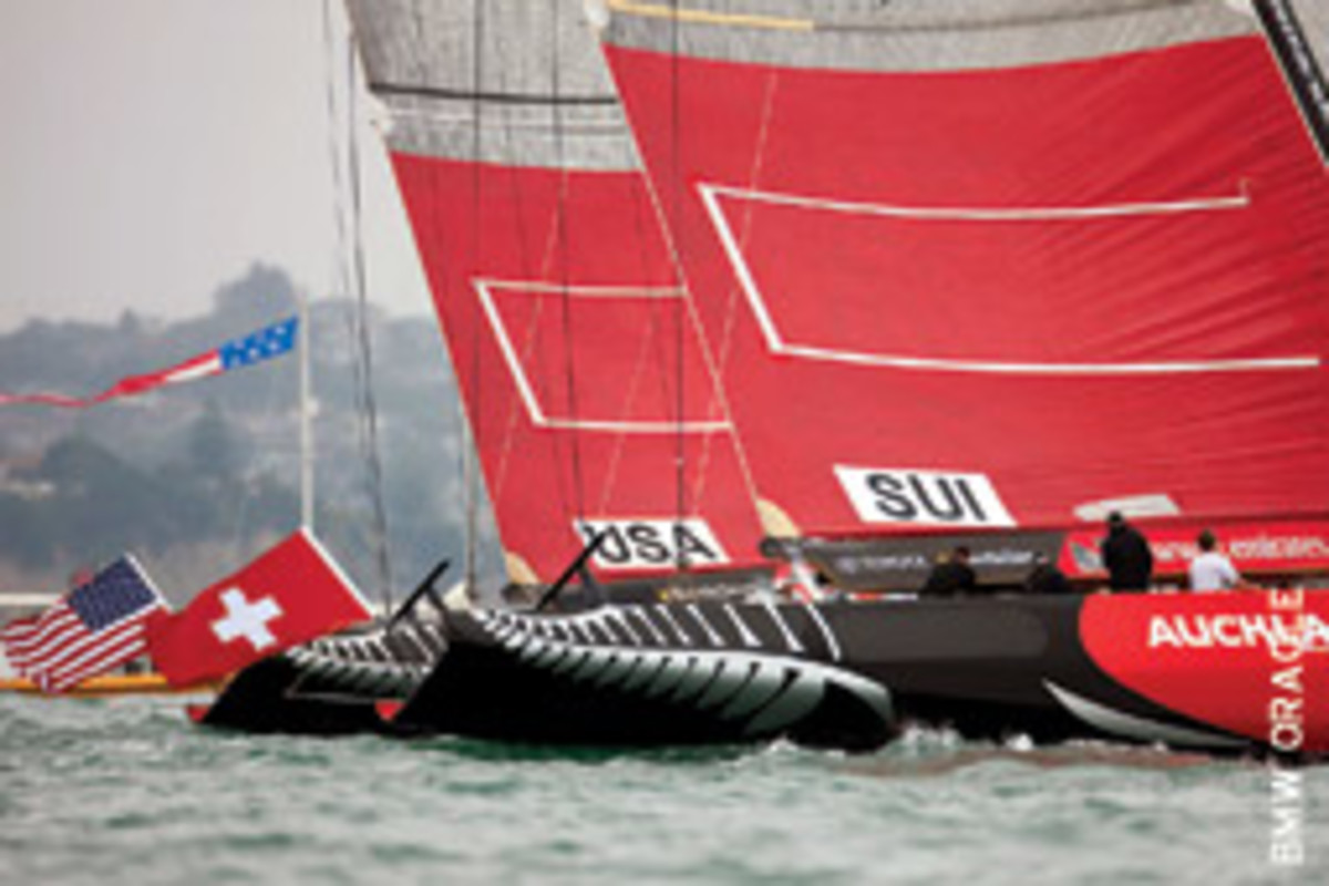 It looks like BMW/Oracle and Alinghi will finally clash outside of the court.