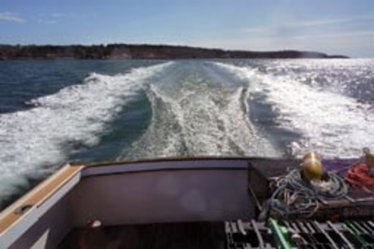 The size of the 41-footer's wake at 18 knots is a reliable indicator of the hull's form drag. A lower wakes means less drag and, likely, a more efficient hull.