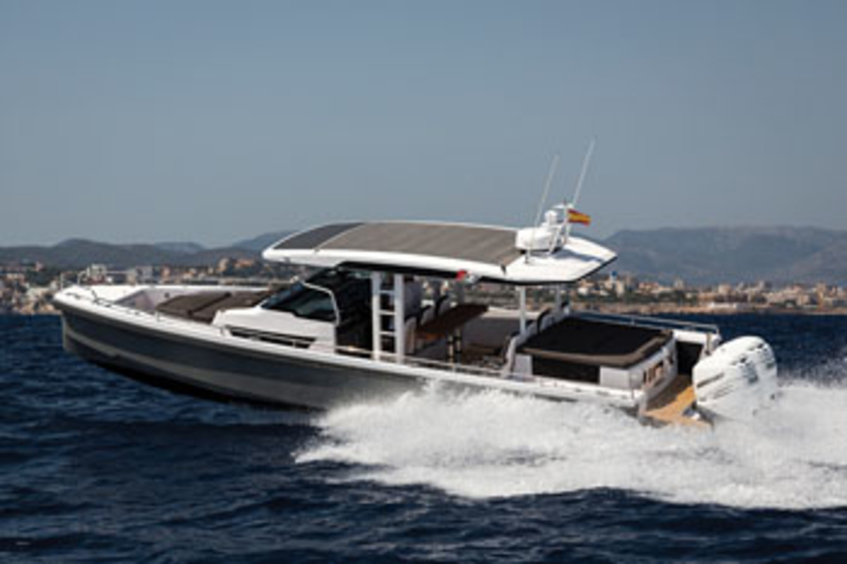 The Axopar 37 comes in T-top and pilothouse models.