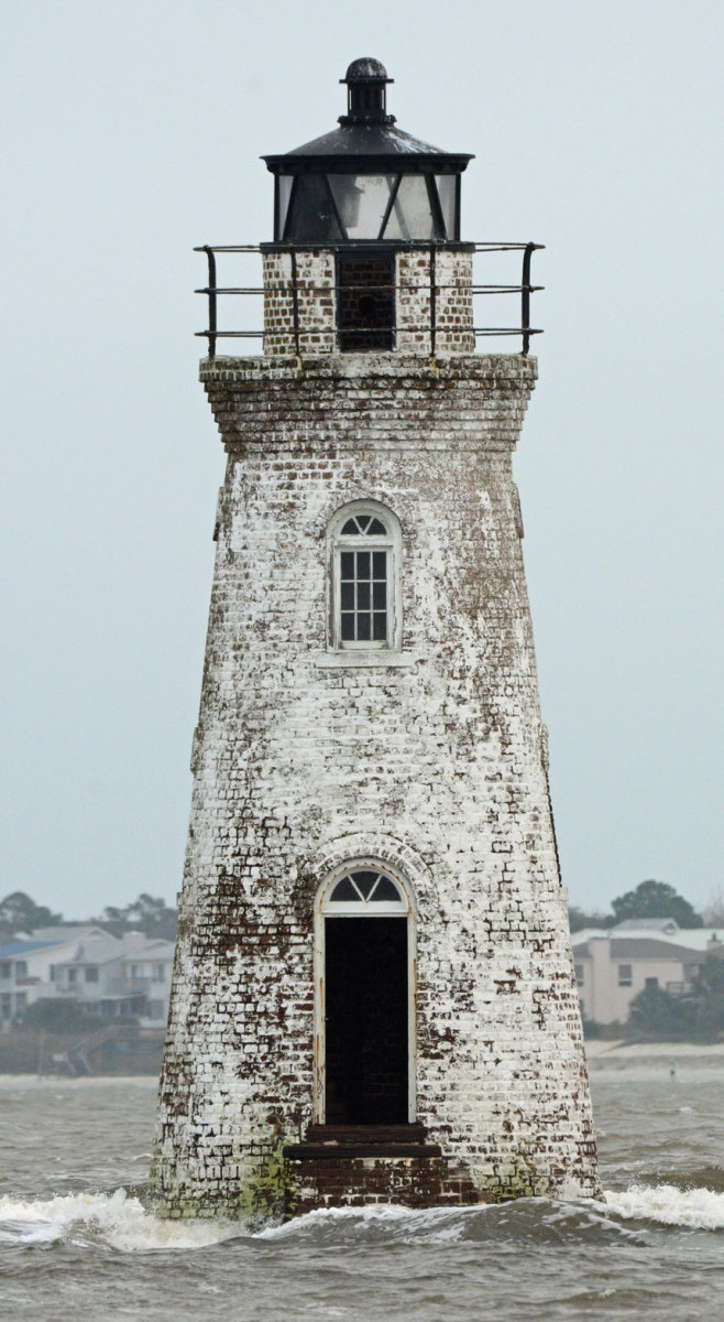 cockspur-island-lighthouse-chatham-county-ga