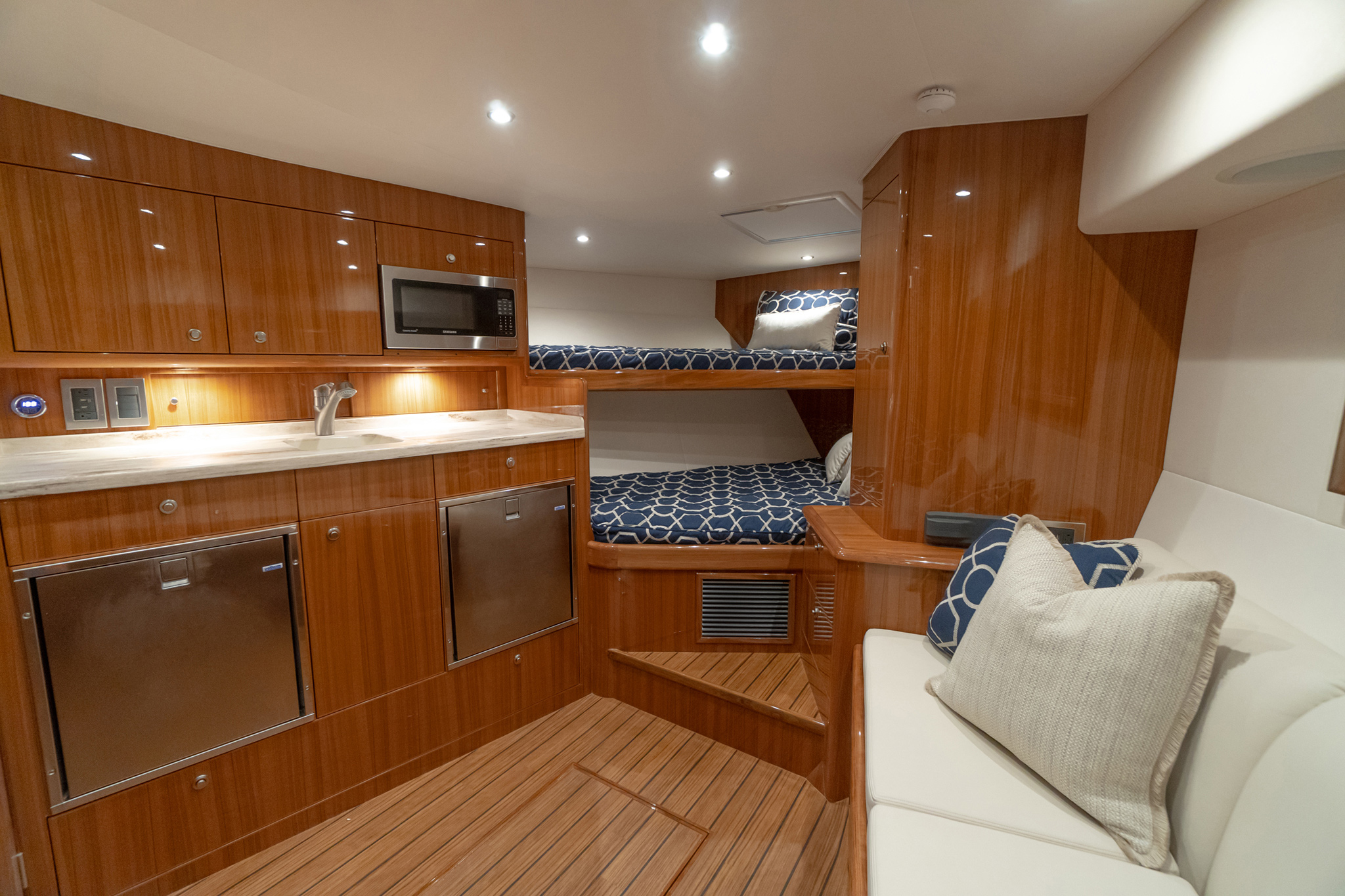 Viking Yachts Launches 38 Open Billfish Soundings Online