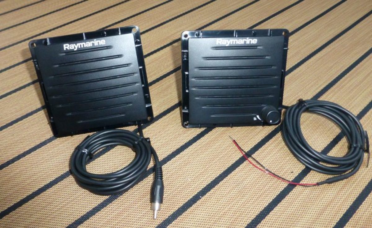 raymarine-ray90-active-passive-speakers-cPanbo-e1548023852711-800x491