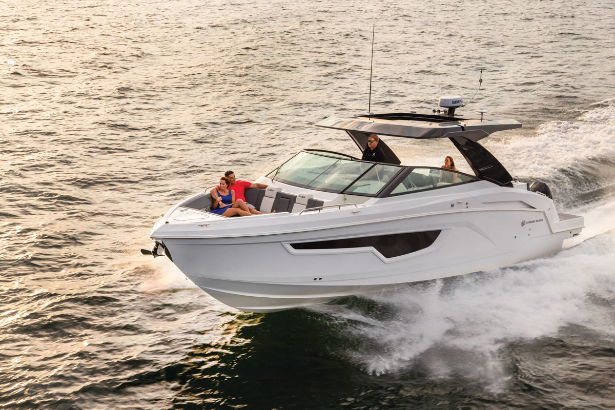The Cruisers 34 GLS is made for daytime adventures or weekend cruising.